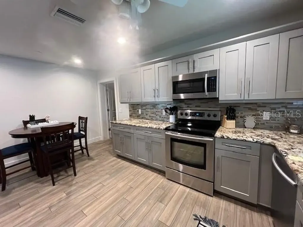 6030 Carlton Avenue Sarasota FL 34231
