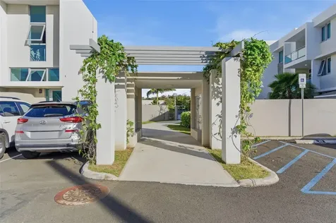1445 C. Marg Baldorioty Carolina PR 00979