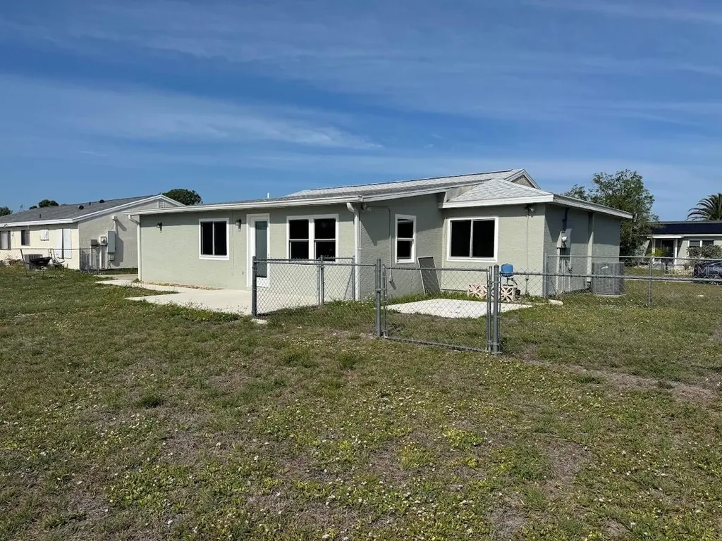 2422 Roxbury Circle North Port FL 34287