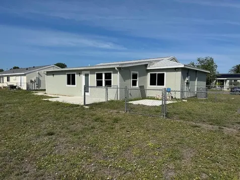 2422 Roxbury Circle North Port FL 34287