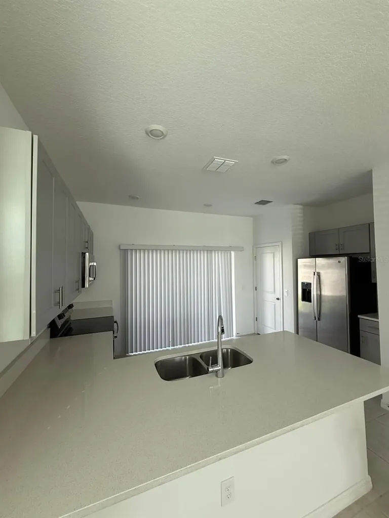 3208 Skyline Loop Kissimmee FL 34758