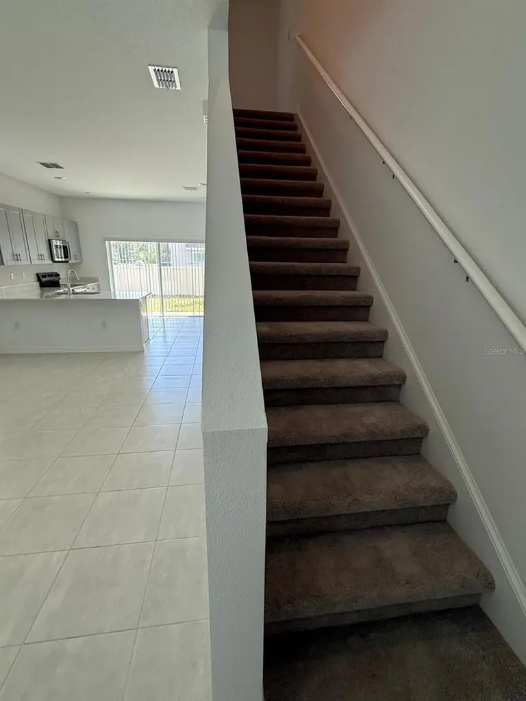 3208 Skyline Loop Kissimmee FL 34758