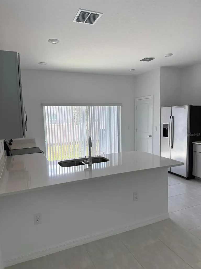 3208 Skyline Loop Kissimmee FL 34758