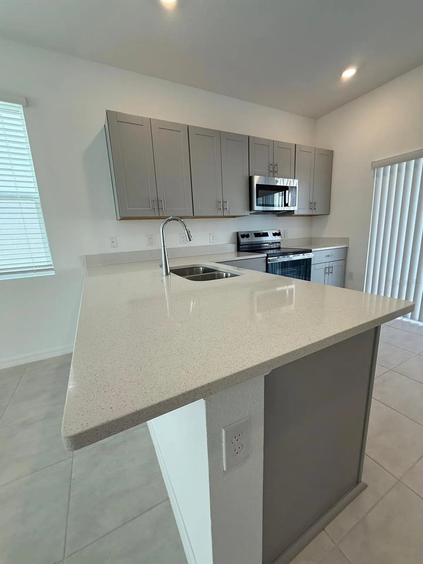 3208 Skyline Loop Kissimmee FL 34758