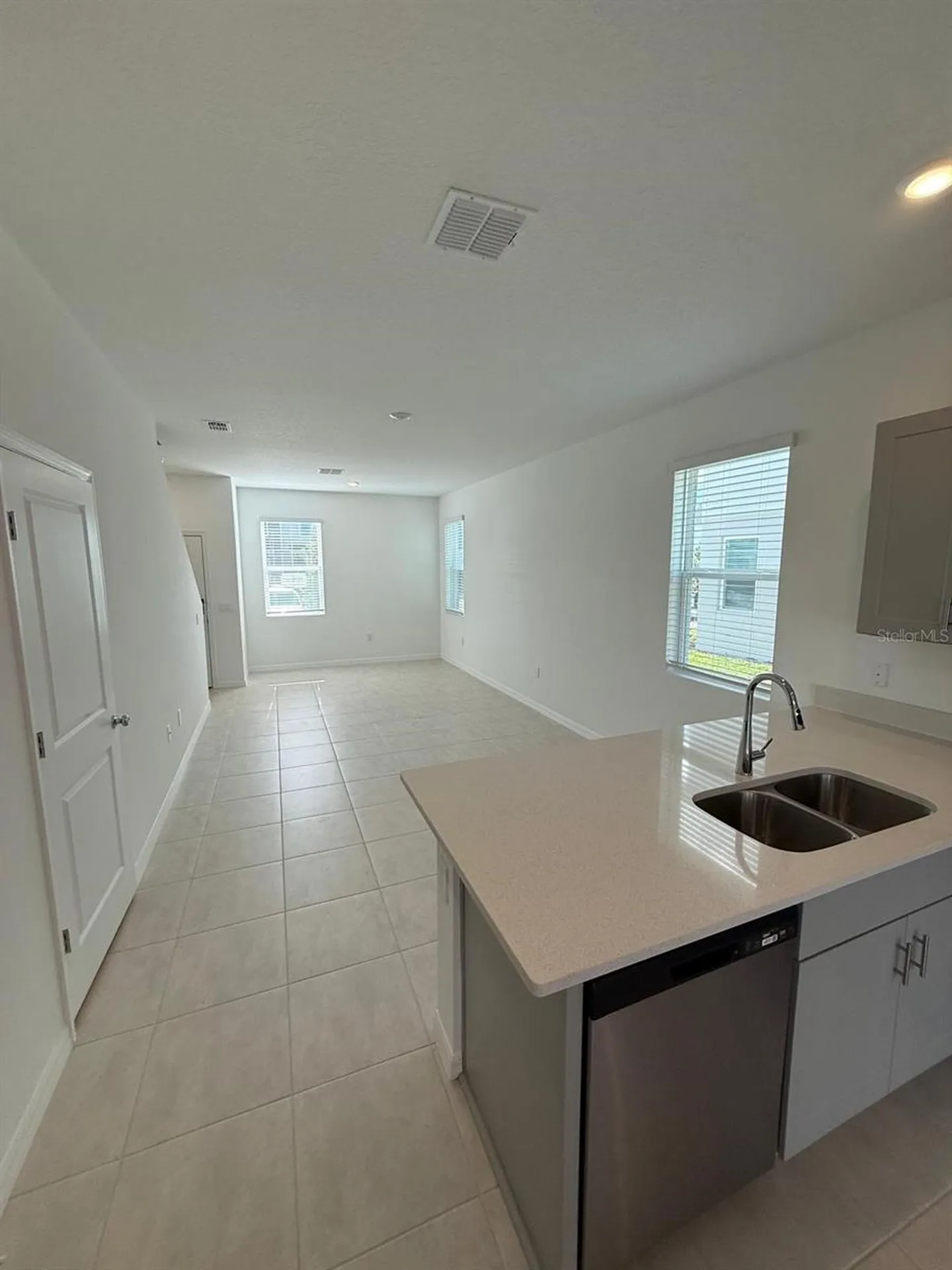 3208 Skyline Loop Kissimmee FL 34758