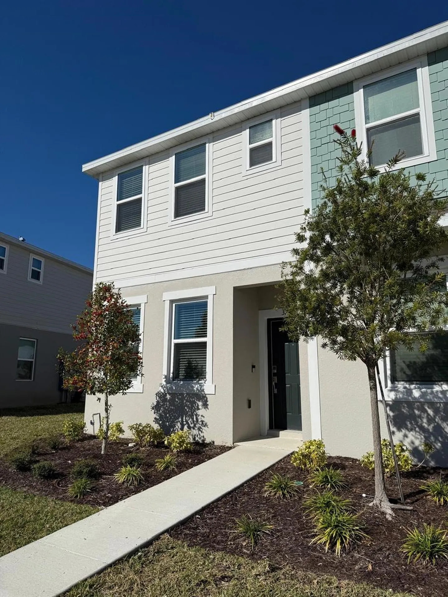 3208 Skyline Loop Kissimmee FL 34758