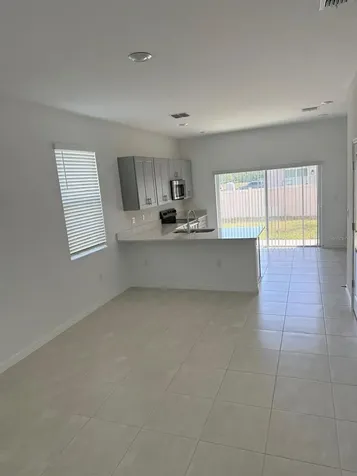 3208 Skyline Loop Kissimmee FL 34758