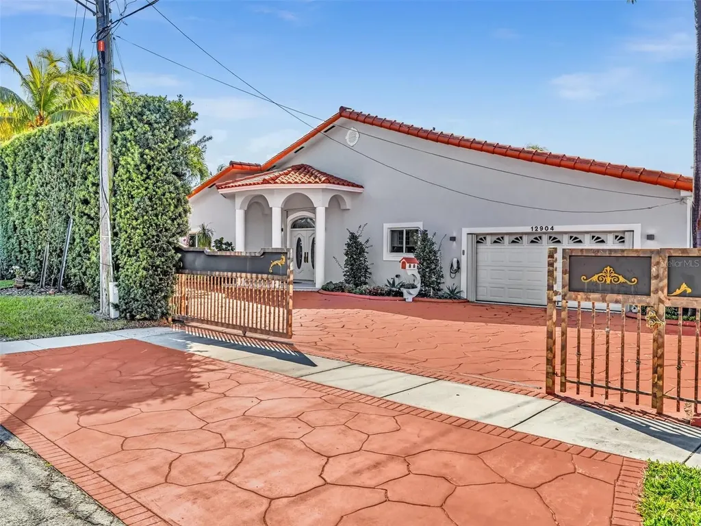 12904 Banyan Road North Miami FL 33181