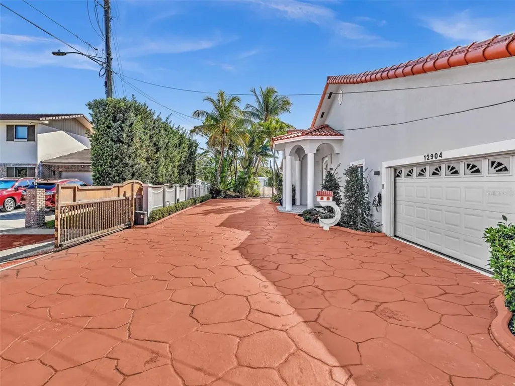 12904 Banyan Road North Miami FL 33181