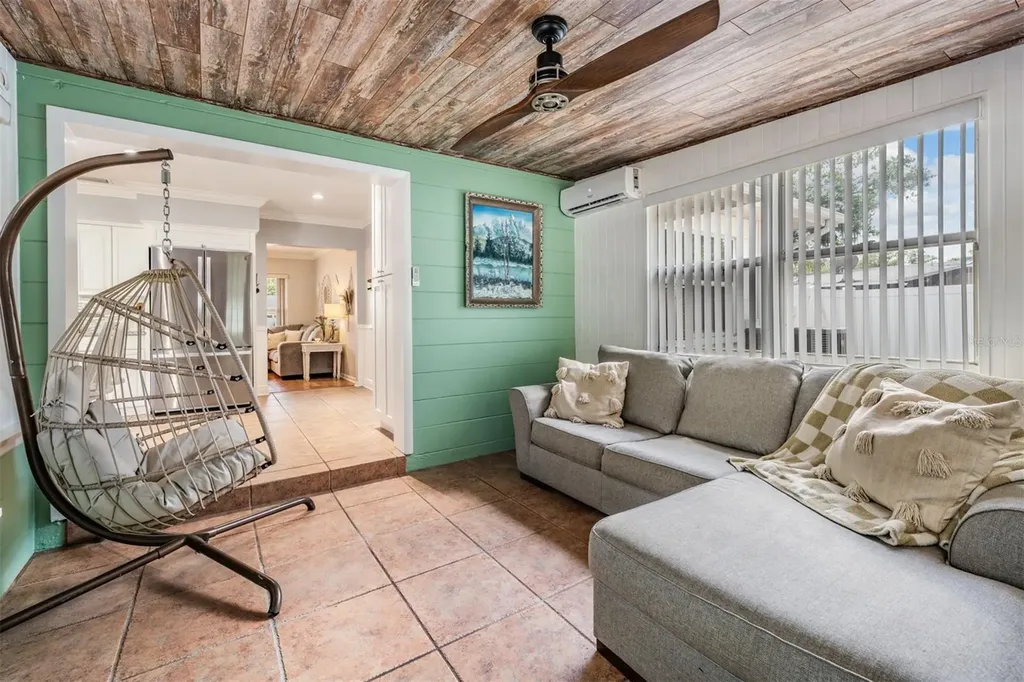 127 Connie Avenue Tampa FL 33613