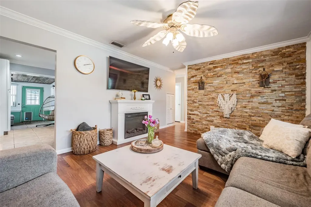 127 Connie Avenue Tampa FL 33613