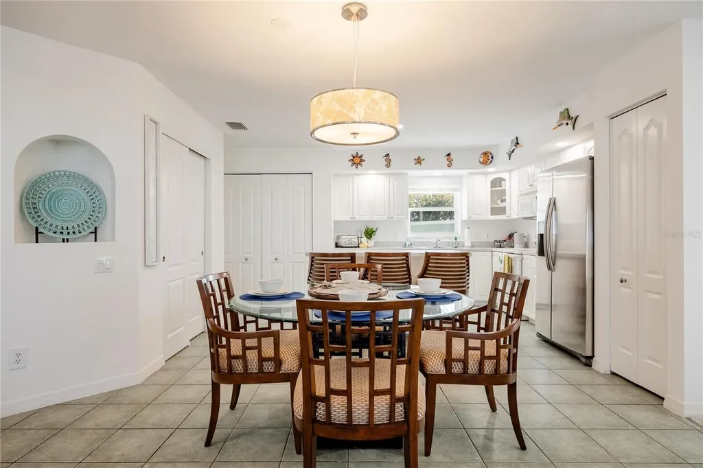 2630 N Beach Road Englewood FL 34223