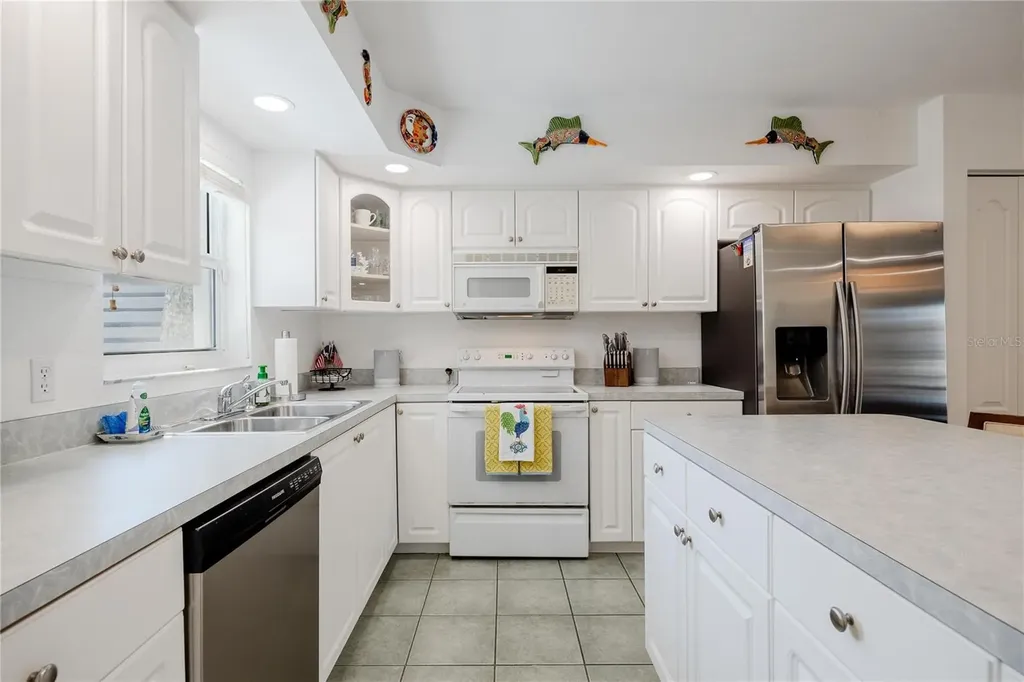2630 N Beach Road Englewood FL 34223
