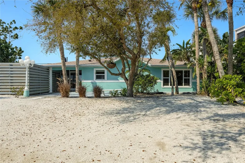 2630 N Beach Road Englewood FL 34223