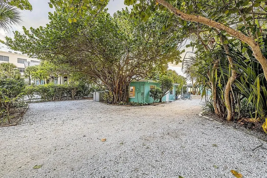 2630 N Beach Road Englewood FL 34223