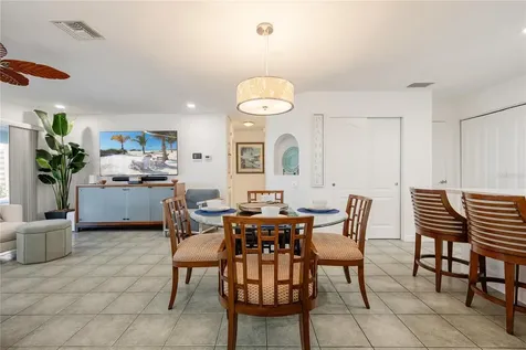 2630 N Beach Road Englewood FL 34223