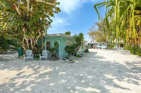 2630 N Beach Road Englewood FL 34223