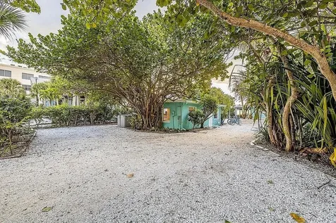 2630 N Beach Road Englewood FL 34223