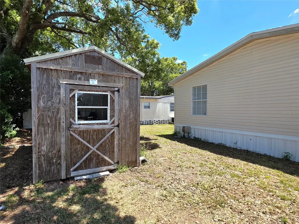 37251 Lois Avenue Zephyrhills FL 33542