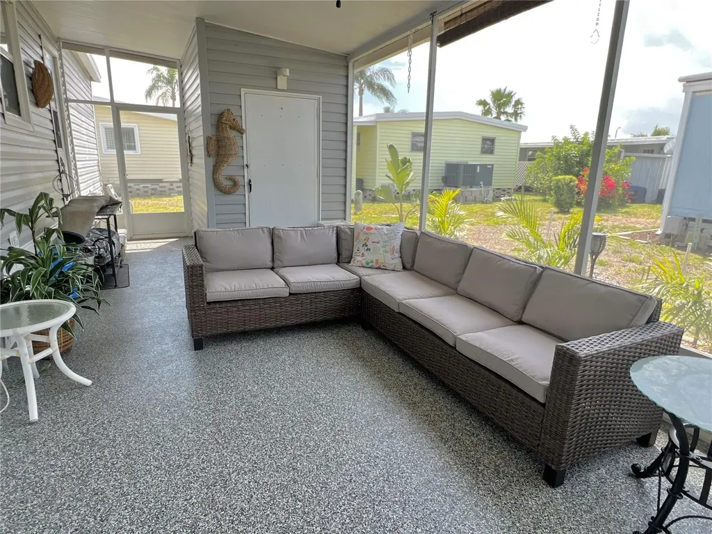 614 Mount Key Avenue NE St Petersburg FL 33702