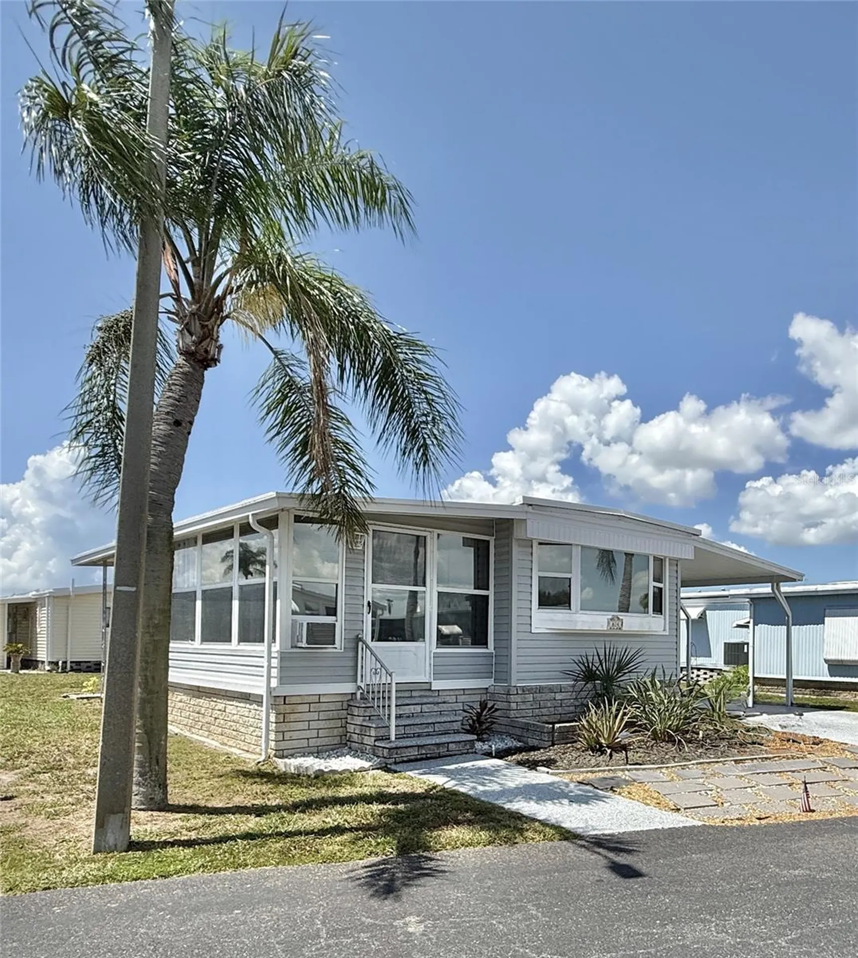 614 Mount Key Avenue NE St Petersburg FL 33702