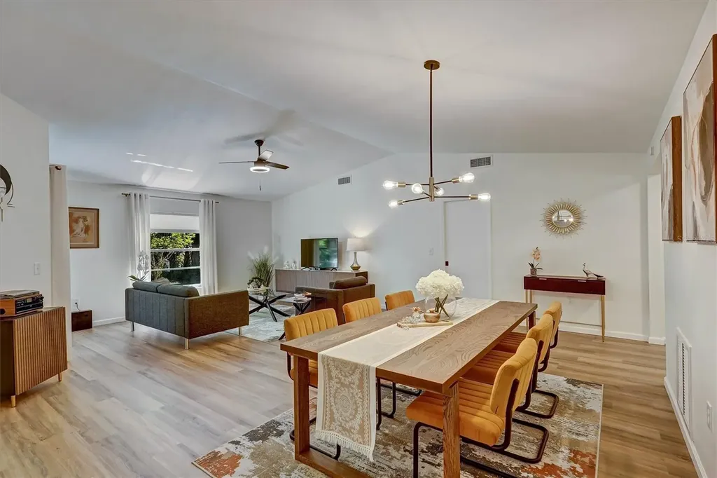 3925 Oakhurst Boulevard Sarasota FL 34233