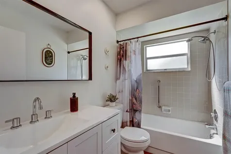 3925 Oakhurst Boulevard Sarasota FL 34233