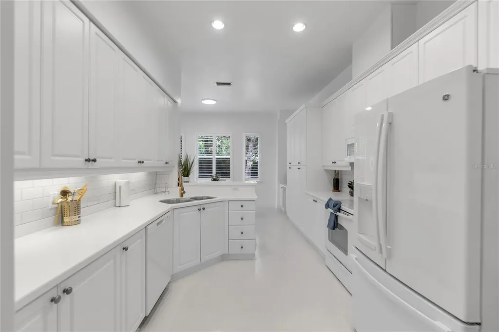 5405 46th Court W Bradenton FL 34210