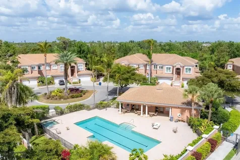 5405 46th Court W Bradenton FL 34210