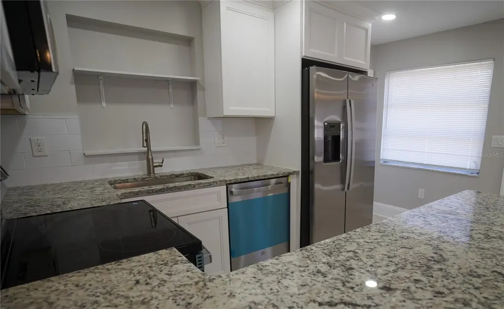 610 74th Avenue N St Petersburg FL 33702