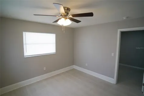610 74th Avenue N St Petersburg FL 33702