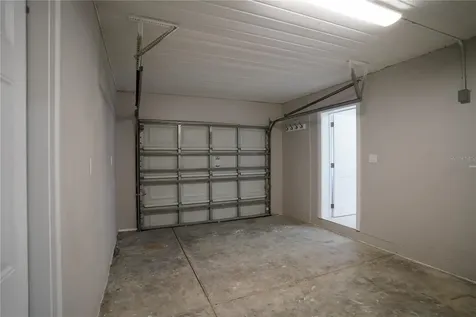 610 74th Avenue N St Petersburg FL 33702