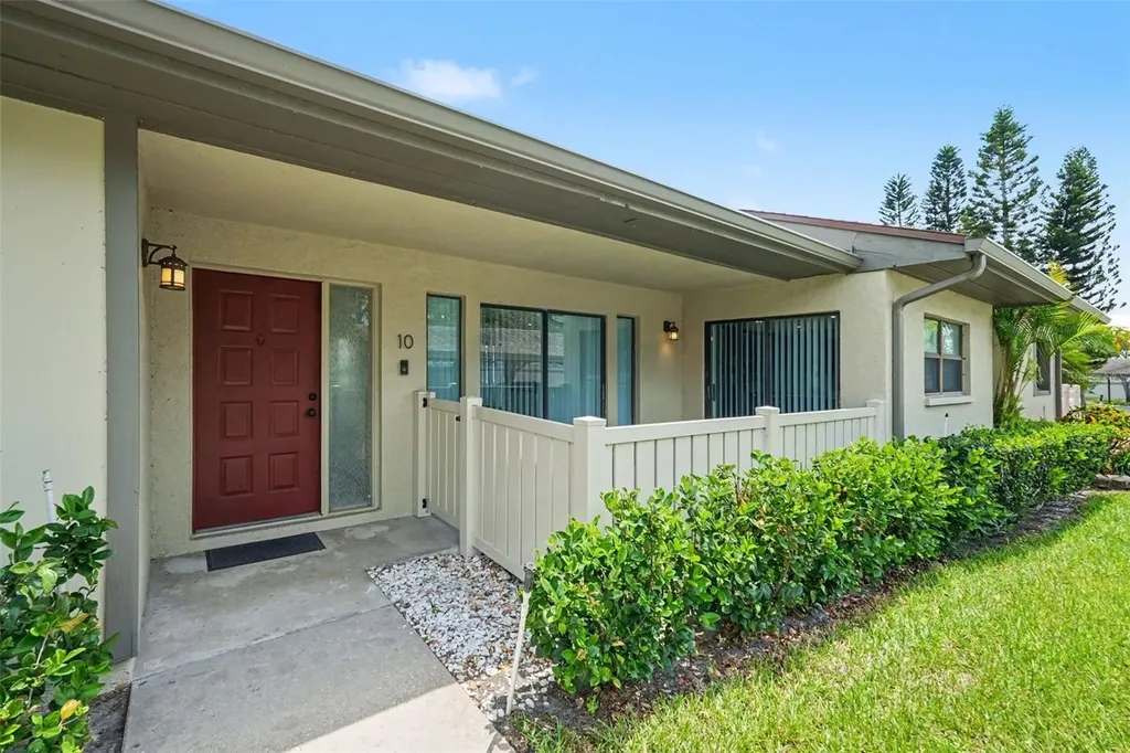 10 Lesley Lane Oldsmar FL 34677
