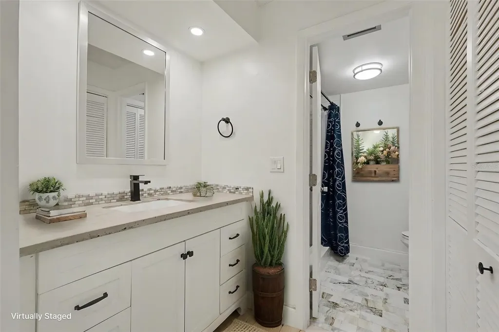 10 Lesley Lane Oldsmar FL 34677