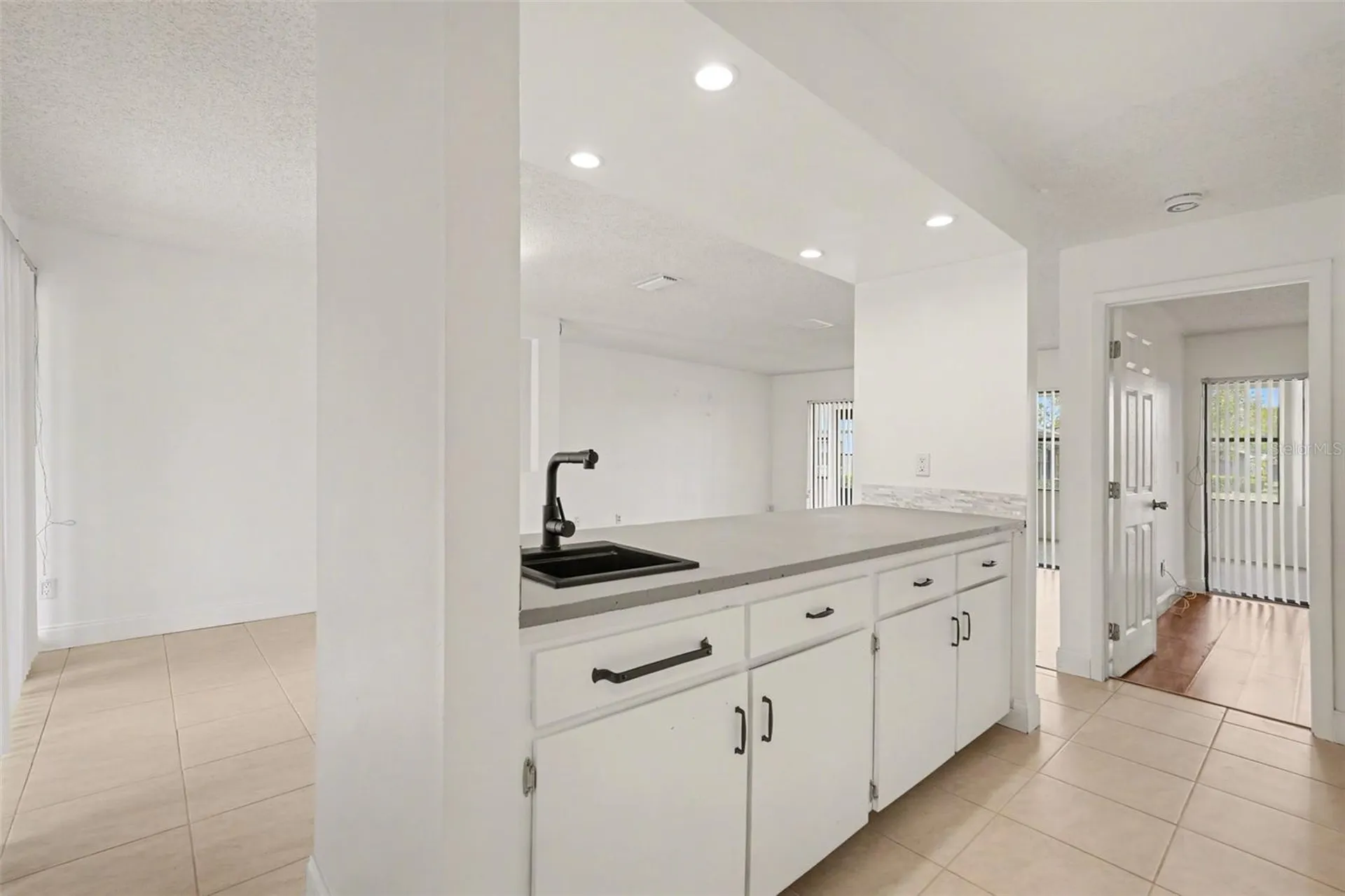 10 Lesley Lane Oldsmar FL 34677