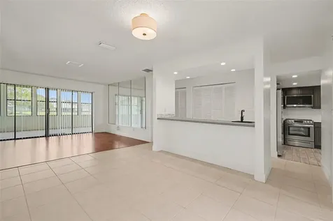 10 Lesley Lane Oldsmar FL 34677
