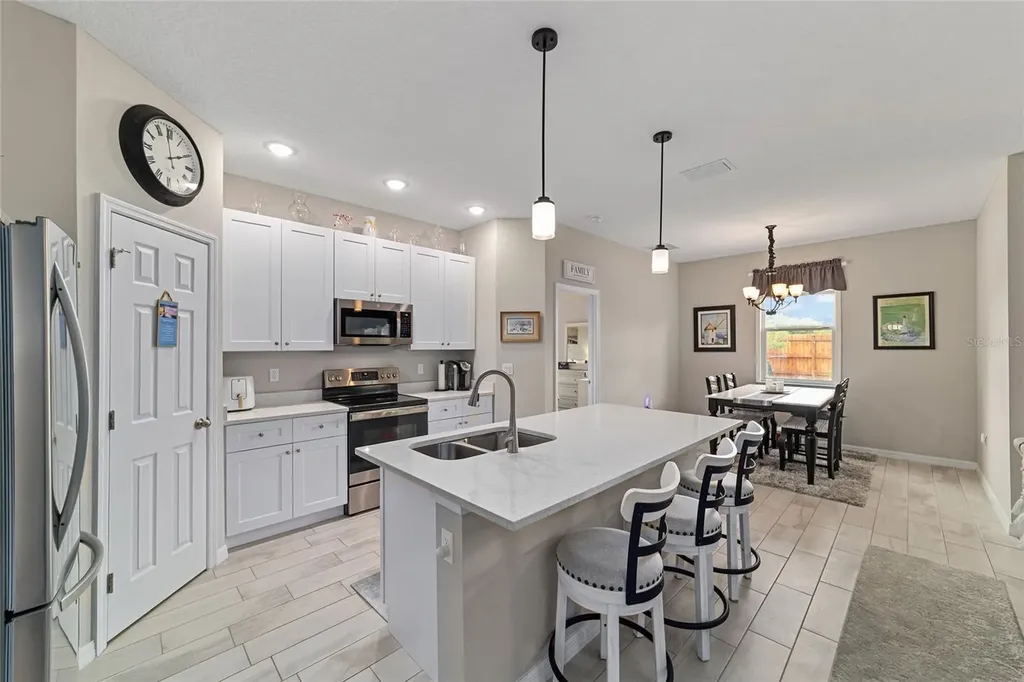 15 Malauka Circle Ocklawaha FL 32179