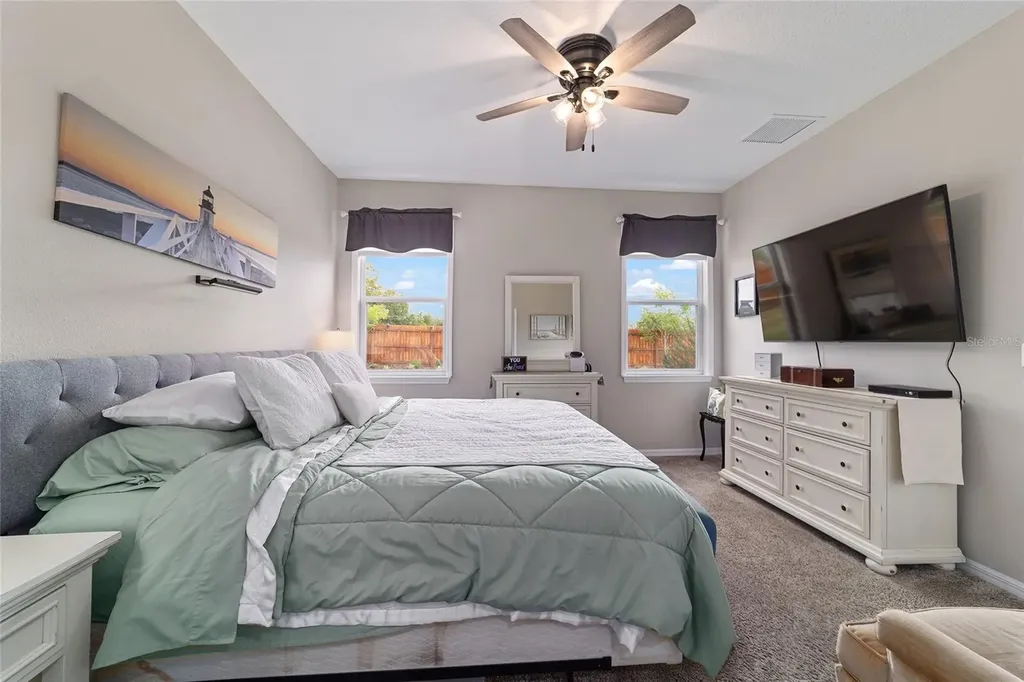15 Malauka Circle Ocklawaha FL 32179