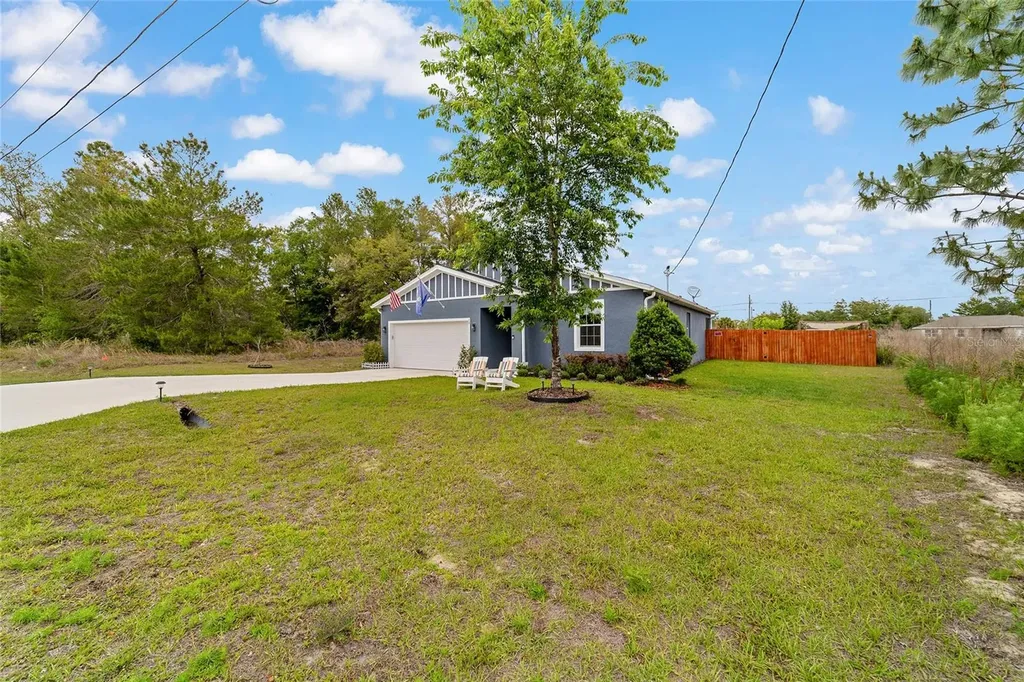 15 Malauka Circle Ocklawaha FL 32179