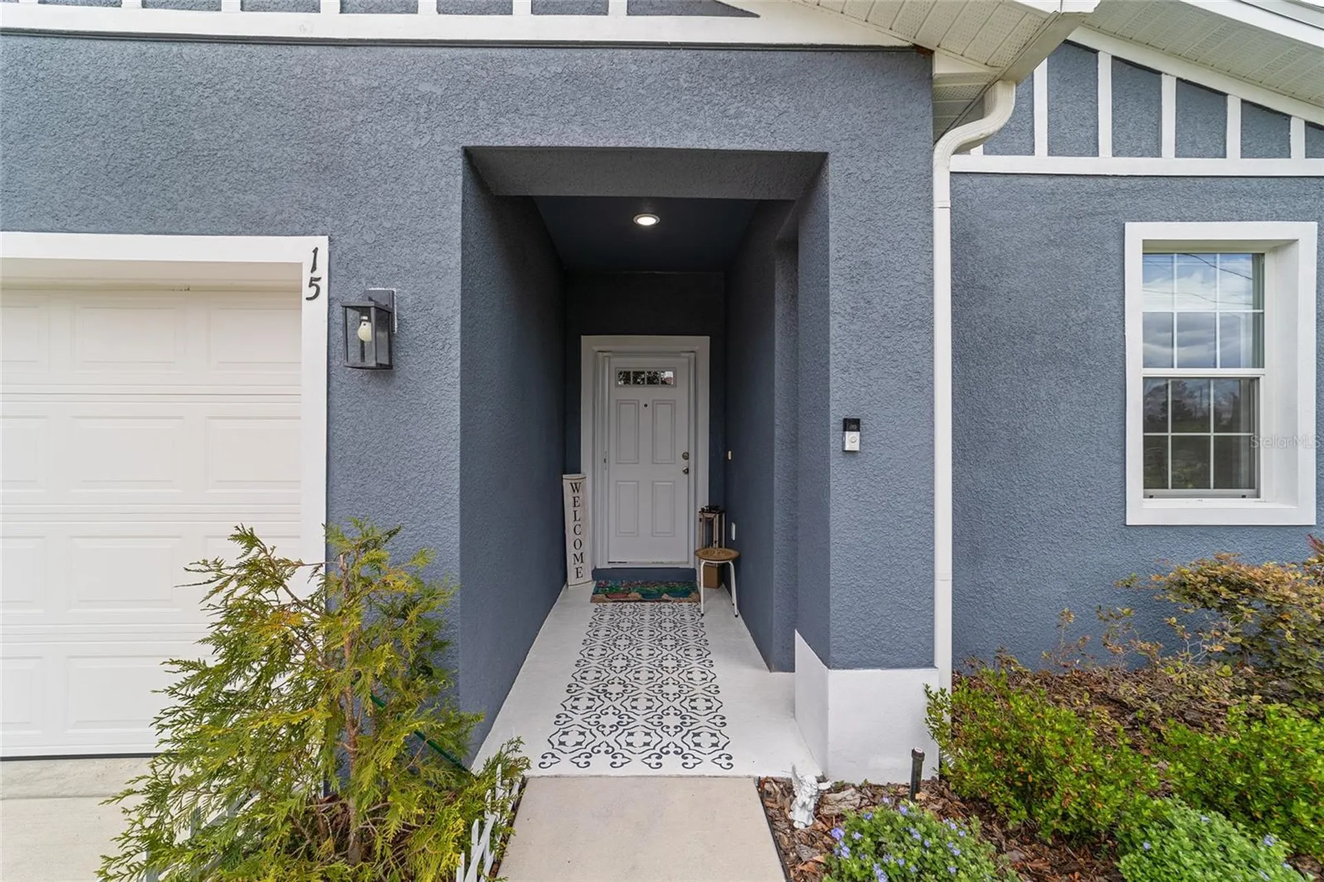 15 Malauka Circle Ocklawaha FL 32179