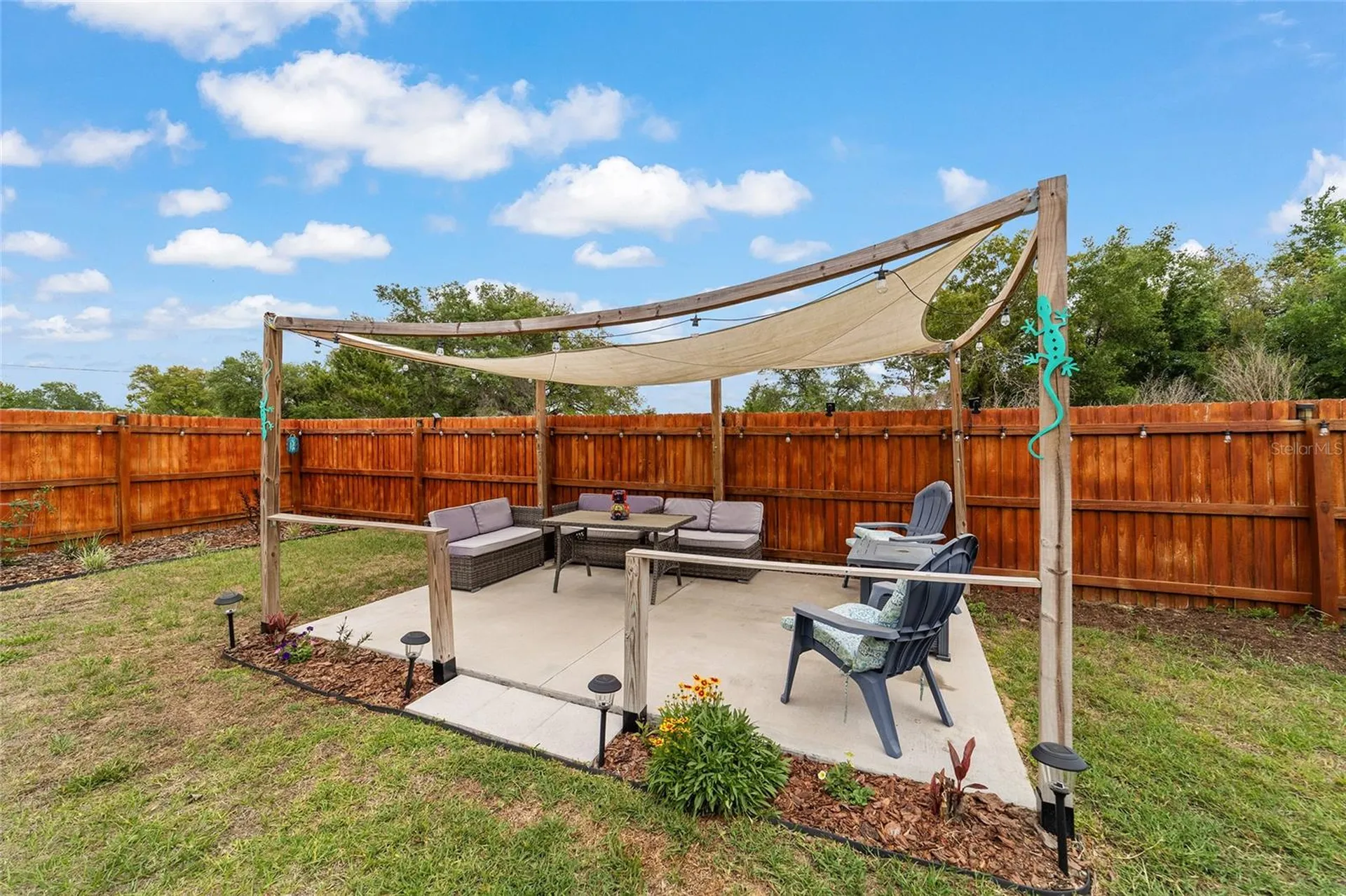 15 Malauka Circle Ocklawaha FL 32179