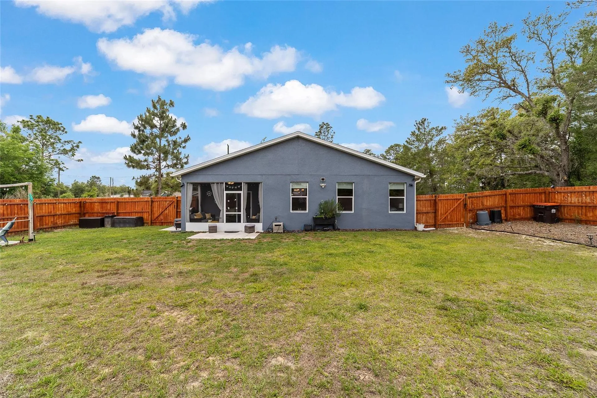 15 Malauka Circle Ocklawaha FL 32179