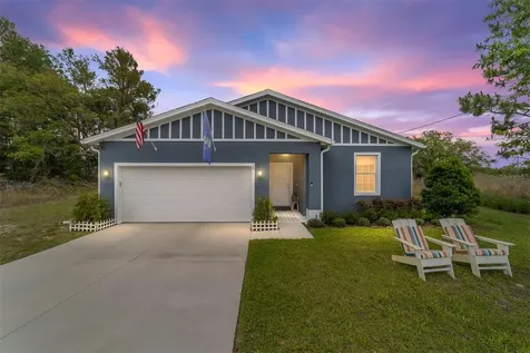 15 Malauka Circle Ocklawaha FL 32179