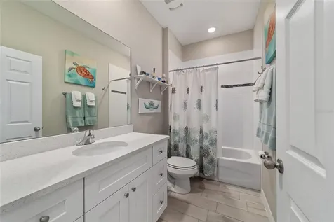 15 Malauka Circle Ocklawaha FL 32179