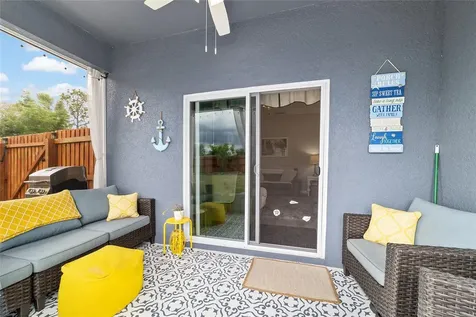 15 Malauka Circle Ocklawaha FL 32179
