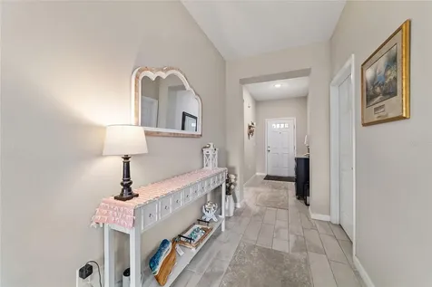 15 Malauka Circle Ocklawaha FL 32179