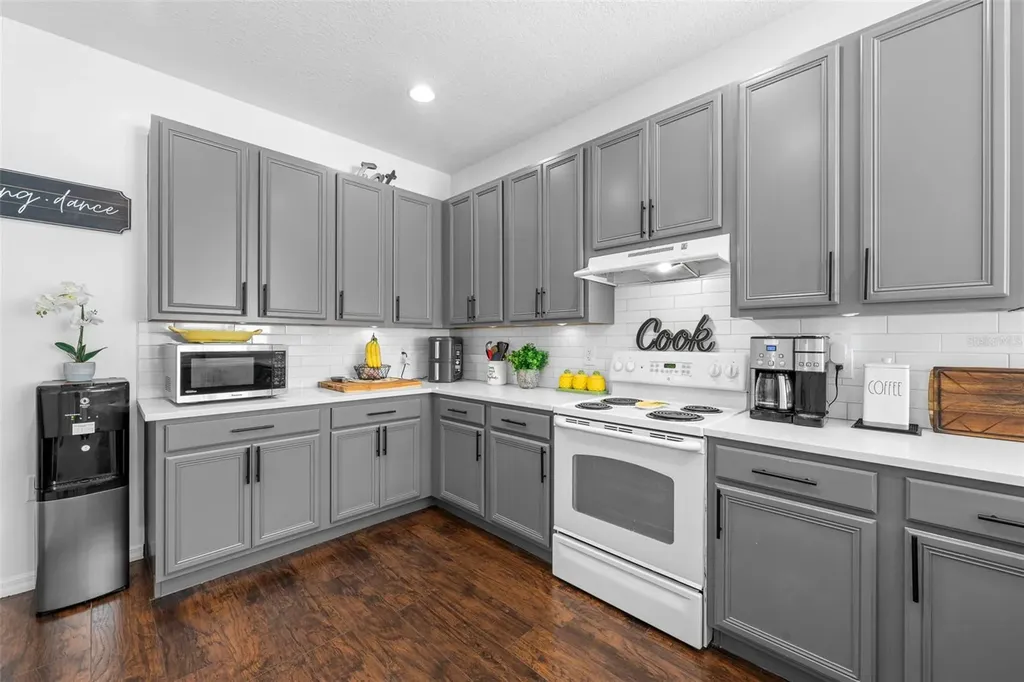 8519 Broken Willow Court Tampa FL 33647