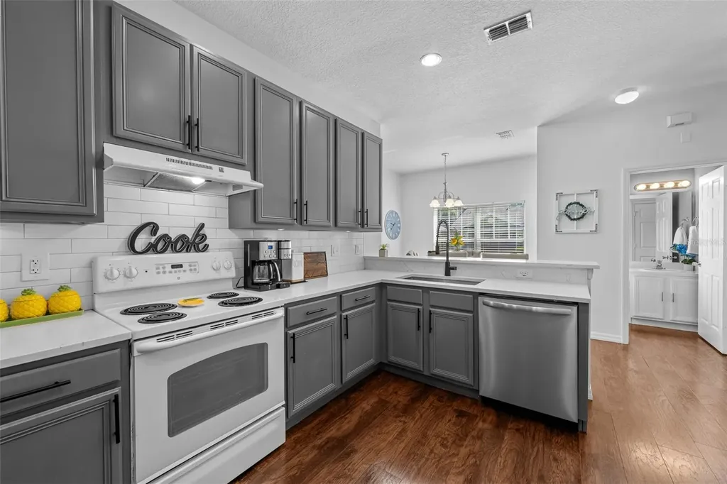 8519 Broken Willow Court Tampa FL 33647