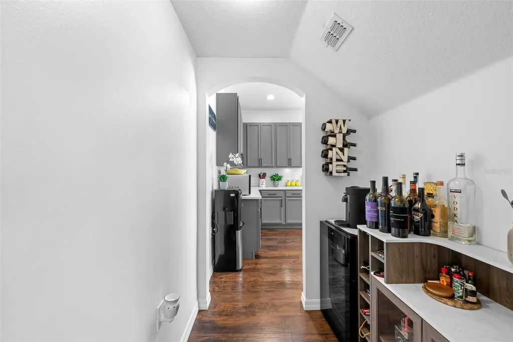 8519 Broken Willow Court Tampa FL 33647