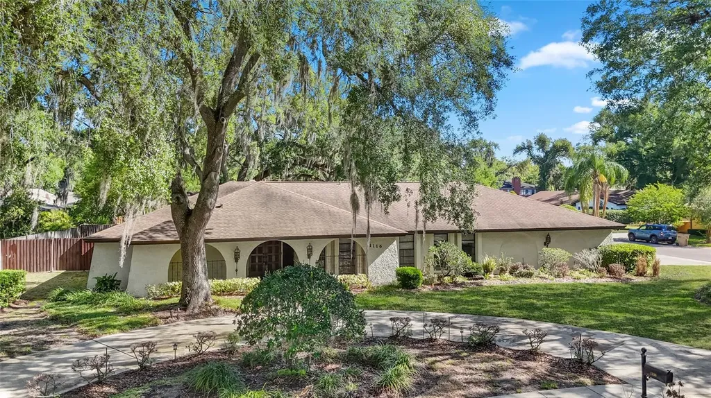 1116 N Riverhills Drive Temple Terrace FL 33617